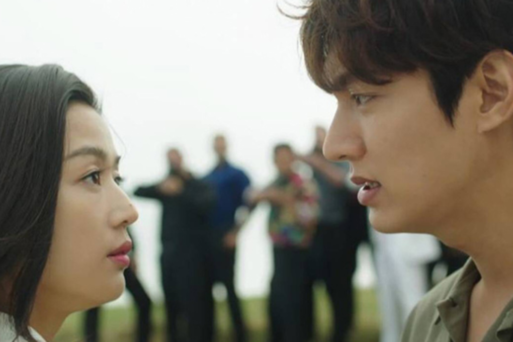 Jun Ji-hyun, left and Lee Min-ho in "The Legend of the Blue Sea". Photo: SBS