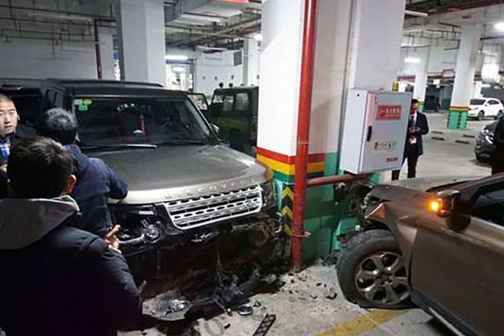 Two of the cars damaged in the accident. Photo: Chongqing Evening News