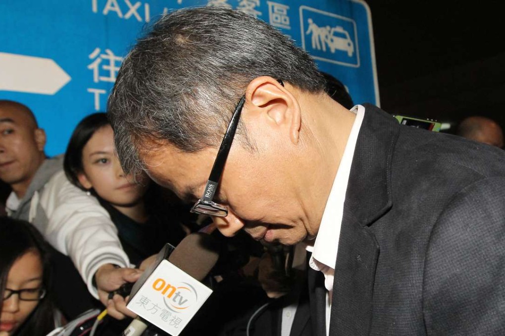 Tourism agency boss Wong Wing-kin apologises in 2013 after a number of visitors to Hong Kong were stranded without hotel rooms. Photo: Edward Wong