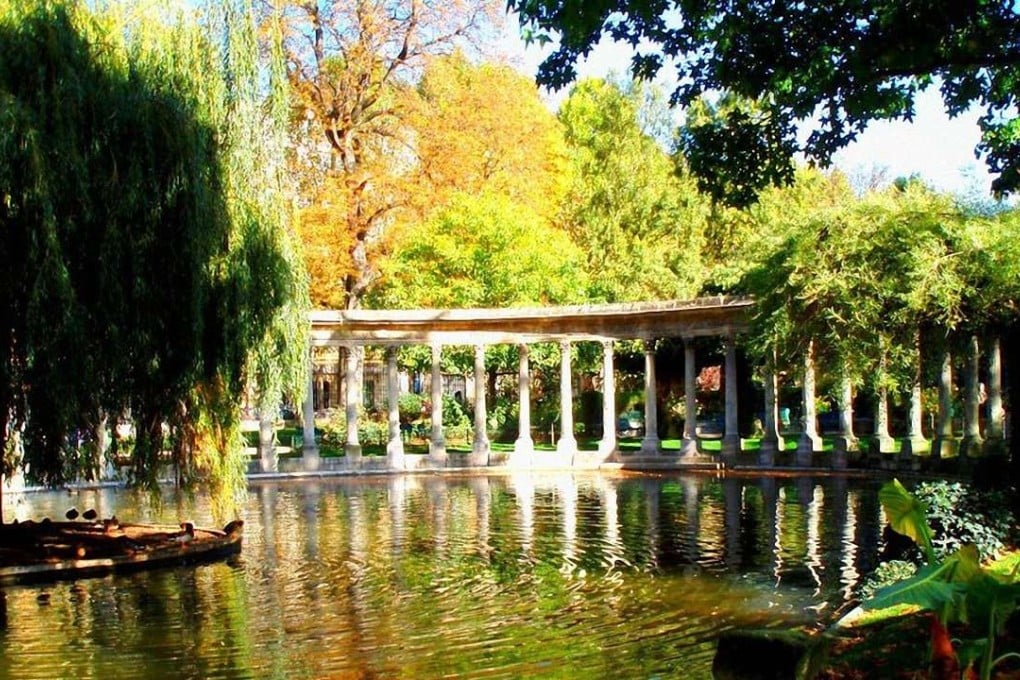 Christian A. Boyens suggest visiting the Parc Monceau.
