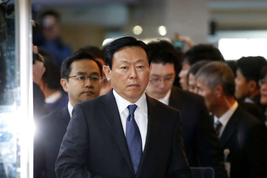 Lotte Group chairman Shin Dong-bin arrives for the hearing at the National Assembly in Seoul, South Korea, on December 6, 2016. Photo: Reuters