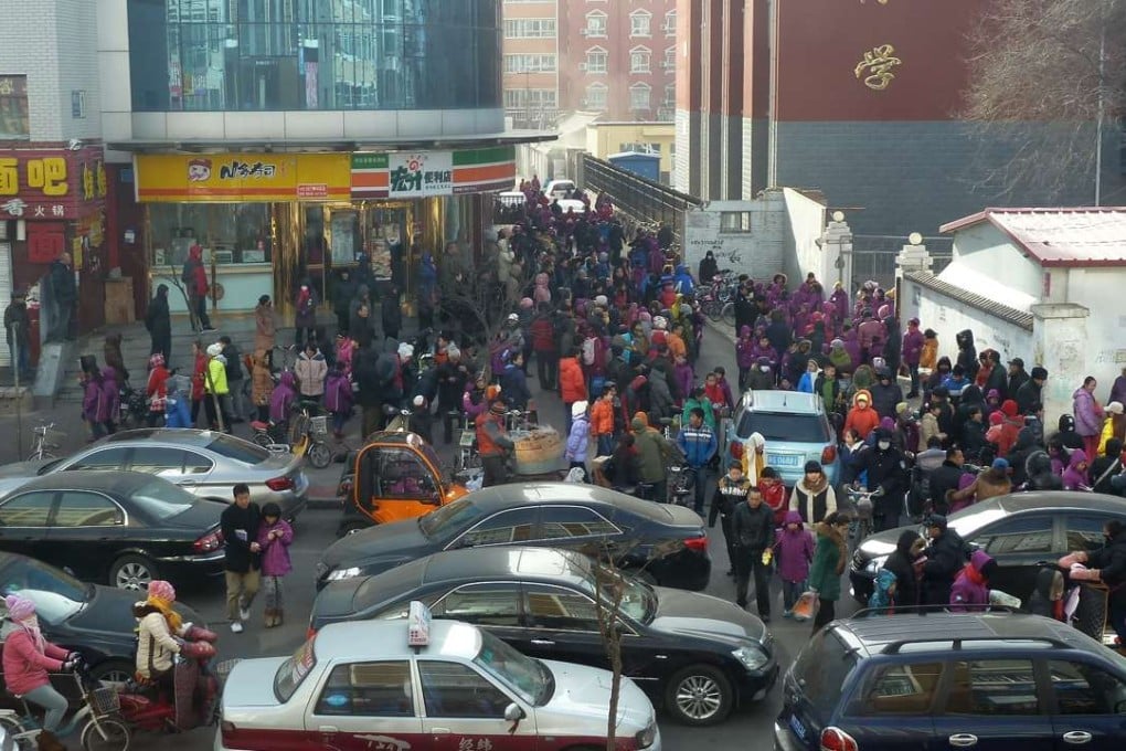Traffic congestion in front of China’s schools, especially primary schools, has become a major social problem as more and more people own cars. File photo: SCMP Pictures