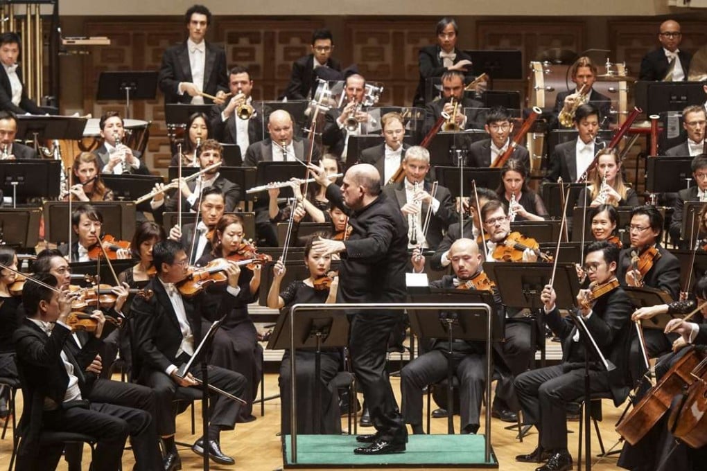 Jaap van Zweden conducts the Hong Kong Philharmonic in a performance of Mahler’s Symphony No. 3. Photo: Courtesy of Hong Kong Philharmonic Orchestra