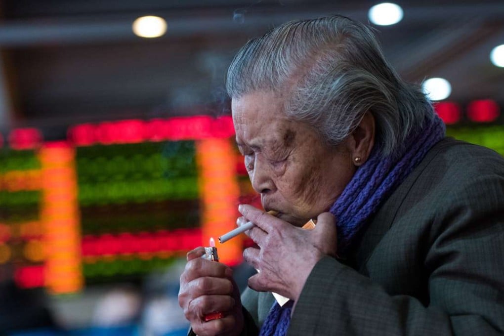 Mainland Chinese stocks edge lower in early trade on Thursday, pulling back after strong gains in the previous session. Photo: AFP