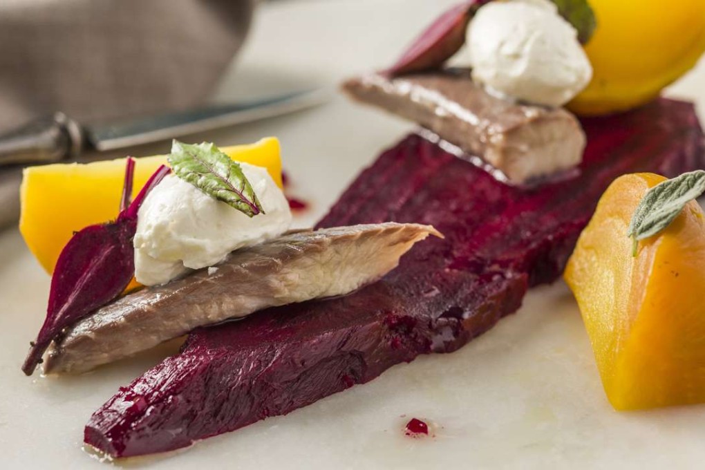 Beetroot salad with smoked eel at 12,000 Francs.