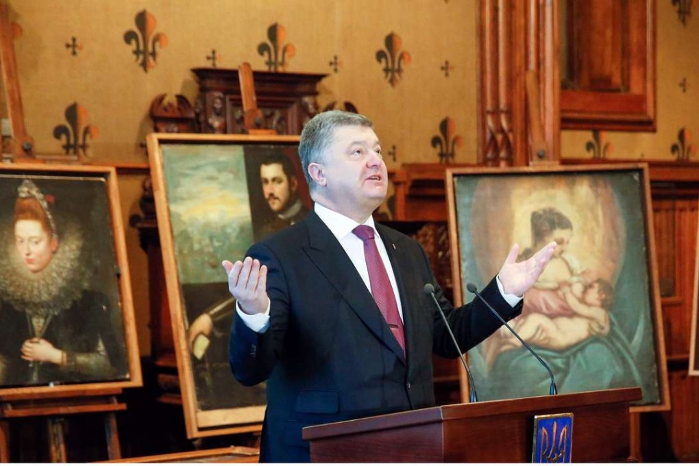 Ukrainian President Petro Poroshenko says Russian security forces are complicit in a “cyberwar” against his country. Photo: EPA