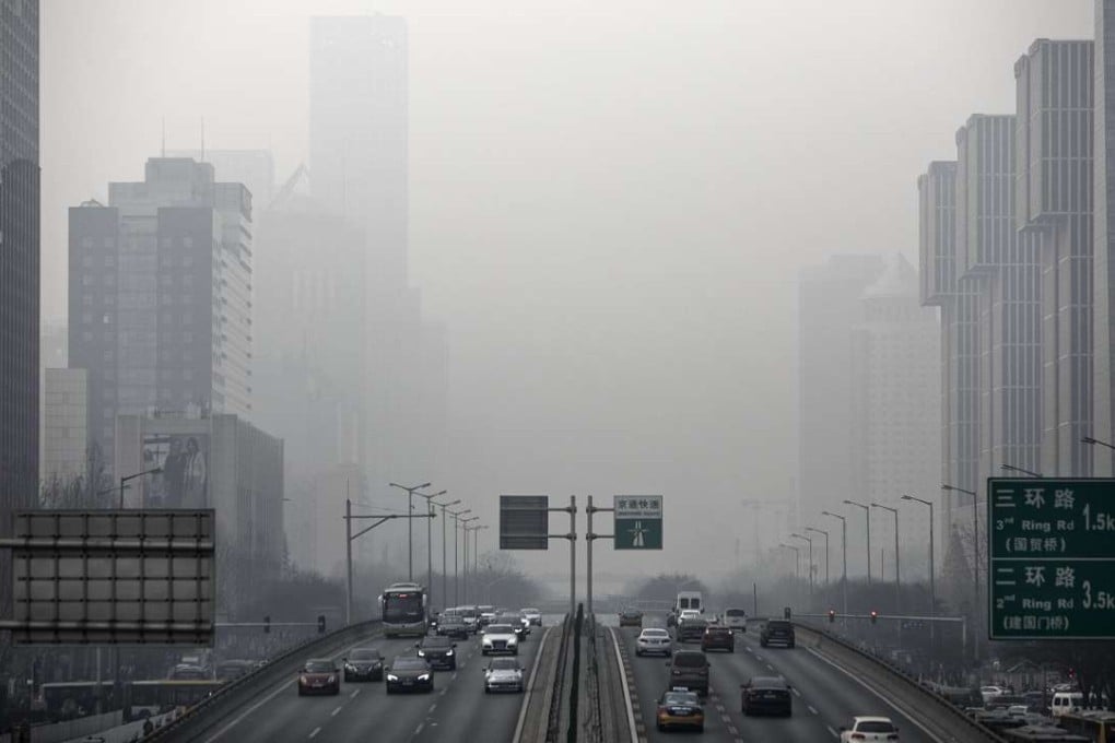 Heavy smog in the centre of Beijing on Friday. Photo: Bloomberg