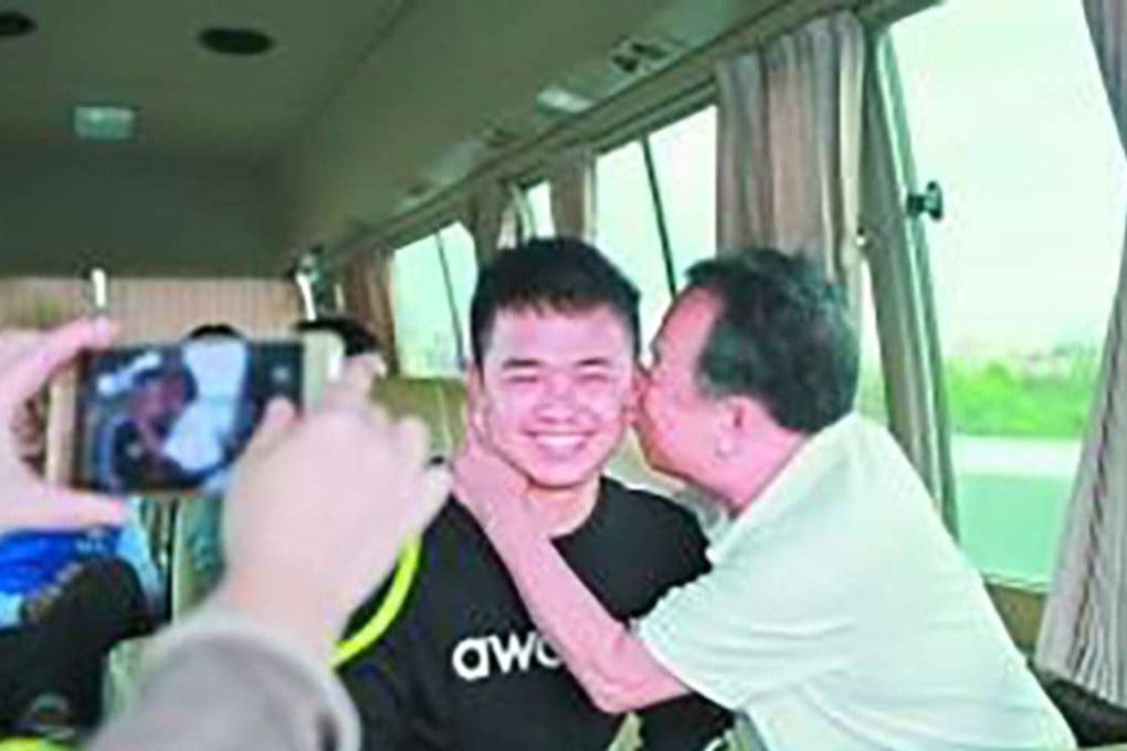 Li Risheng reunited with his father. Photo: Sina.com