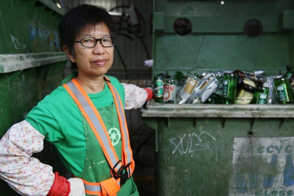 April Lai leads weekly volunteer sessions to collect glasscollection sessions across the city, including in areas such as Wan Chai, Central, Stanley, Shek O and Prince Edward. Photo: Xiaomei Chen