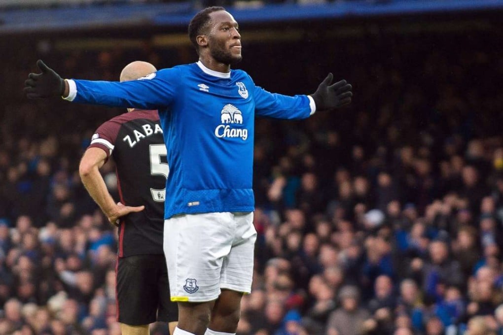 Romelu Lukaku celebrates after scoring Everton’s first goal in their 4-0 win over Manchester City at Goodison Park. Photo: EPA