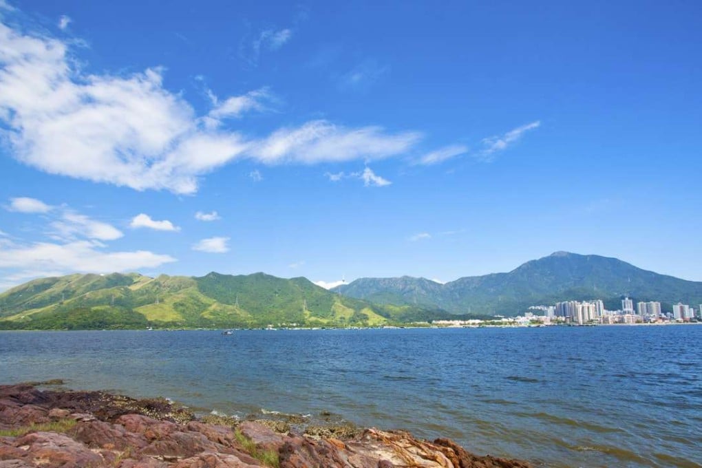 Sha Tau Kok, with Robin's Nest, the hill on the left. Photo: Shutterstock