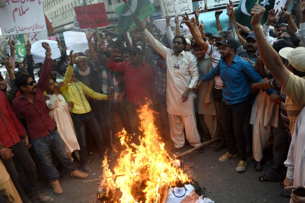 Pakistani protesters burn an effigy of Indian Prime Minister Narendra Modi in Karachi. Photo: AFP