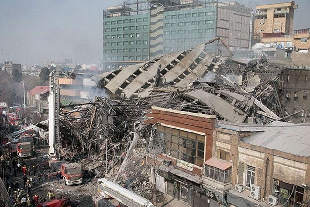 A collapsed building i in Tehran. Photo: Reuters