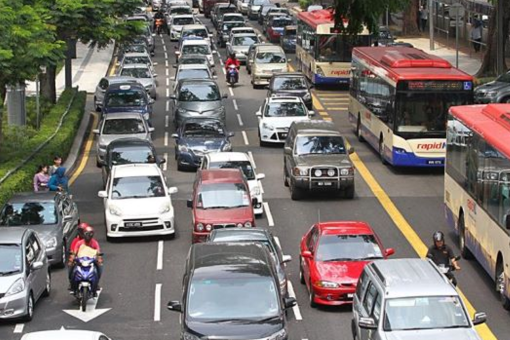Malaysia’s automative association is expecting 2017 vehicle sales to climb back up to 590,000 units. Photo: The Star