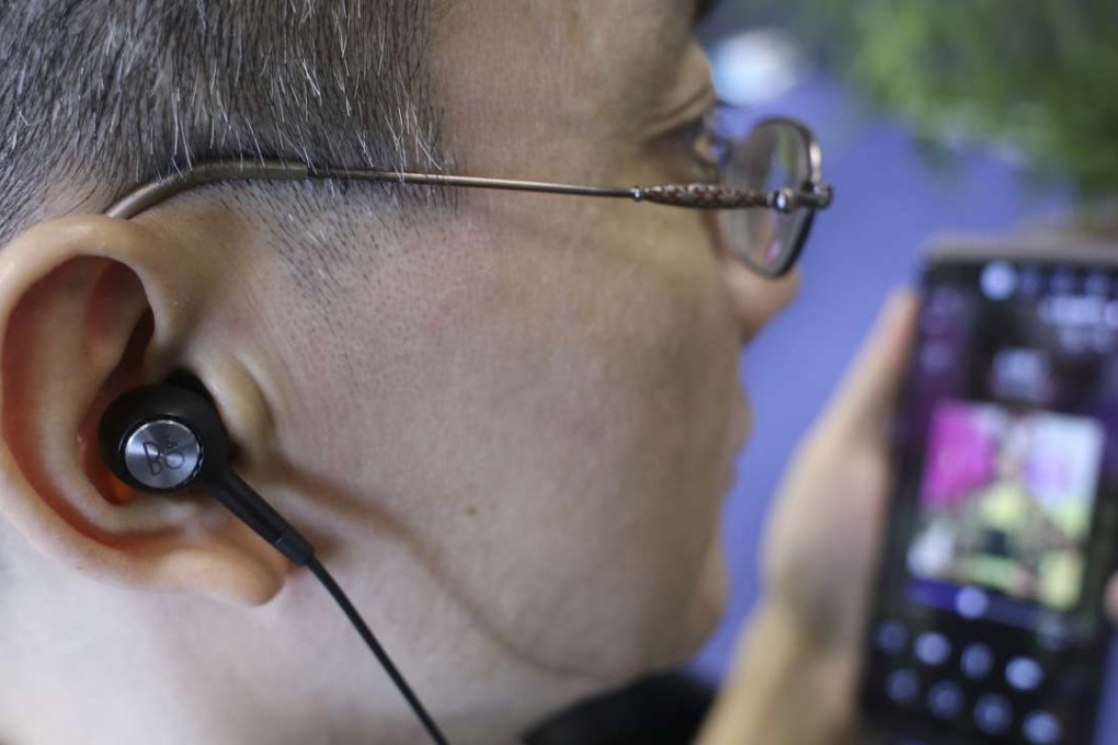 This image shows a smartphone LG V20 with B&O Play Earphones. 27OCT16 SCMP/May Tse [2016 FEATURES LIFE]