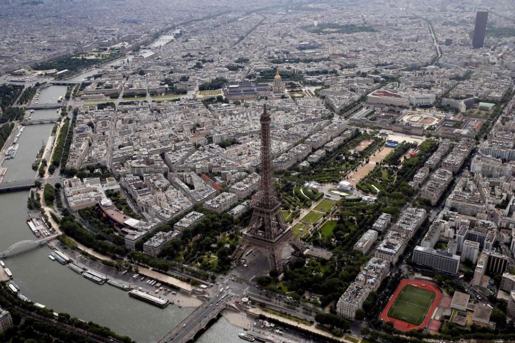 The Paris 2024 bid plans to highlight historical attractions such as the Eiffel Tower. Photo: AFP