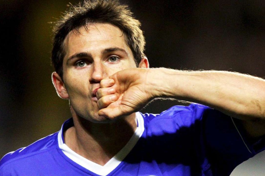 Chelsea's Frank Lampard kissing his ring after scoring against Bayern Munich. Photo: EPA