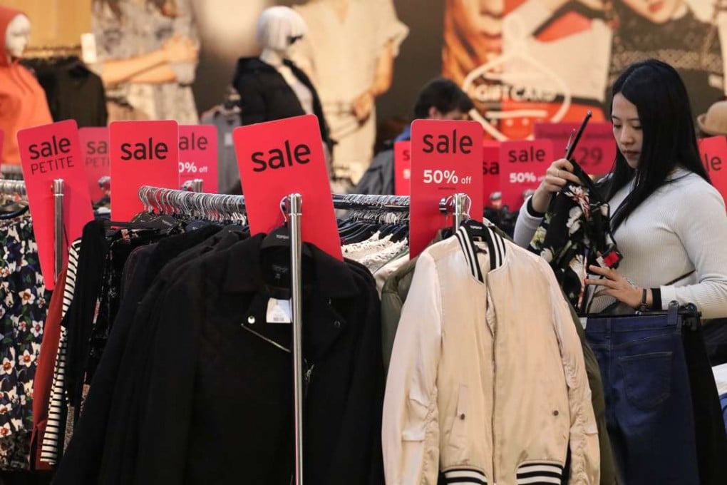 Shoppers in Causeway Bay. Photo: Felix Wong