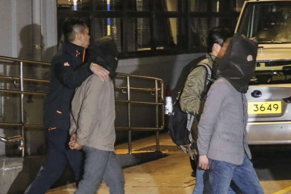 Police arrest four suspects at Clear Water Bay Road. Photo: Apple Daily