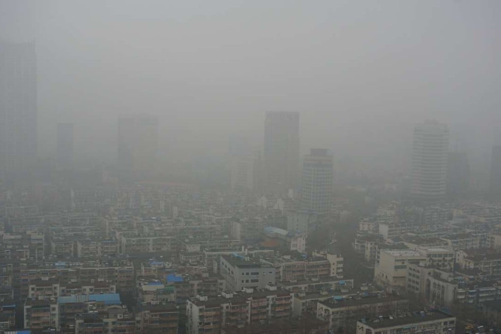 Heavy smog on Saturday in Nanjing, Jiangsu province. Photo: Reuters