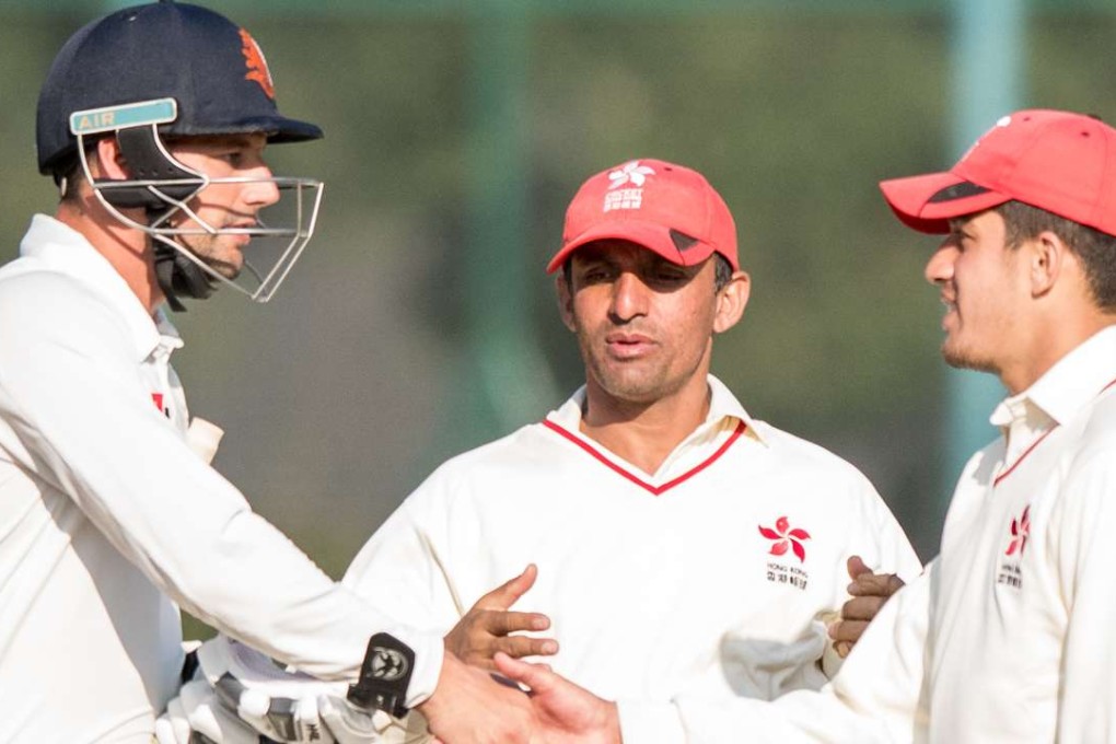 Hong Kong and Netherlands congratulate each other after the match. Photo: Panda Man
