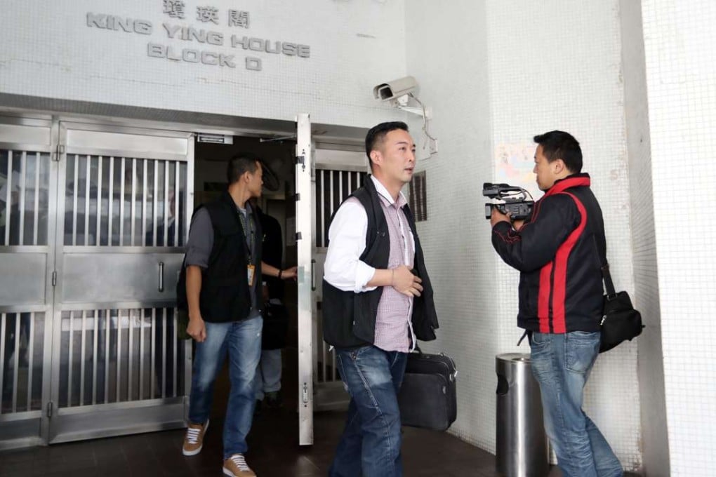 Police at the scene of the suspected murder-suicide at King Ying House in Diamond Hill. Photo: Nora Tam