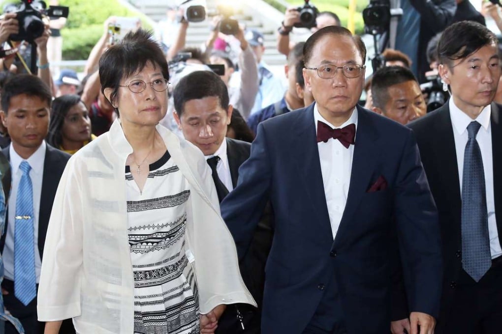 Former chief executive Donald Tsang and wife Selina arrive at Eastern Court in 2015. Photo: K. Y. Cheng