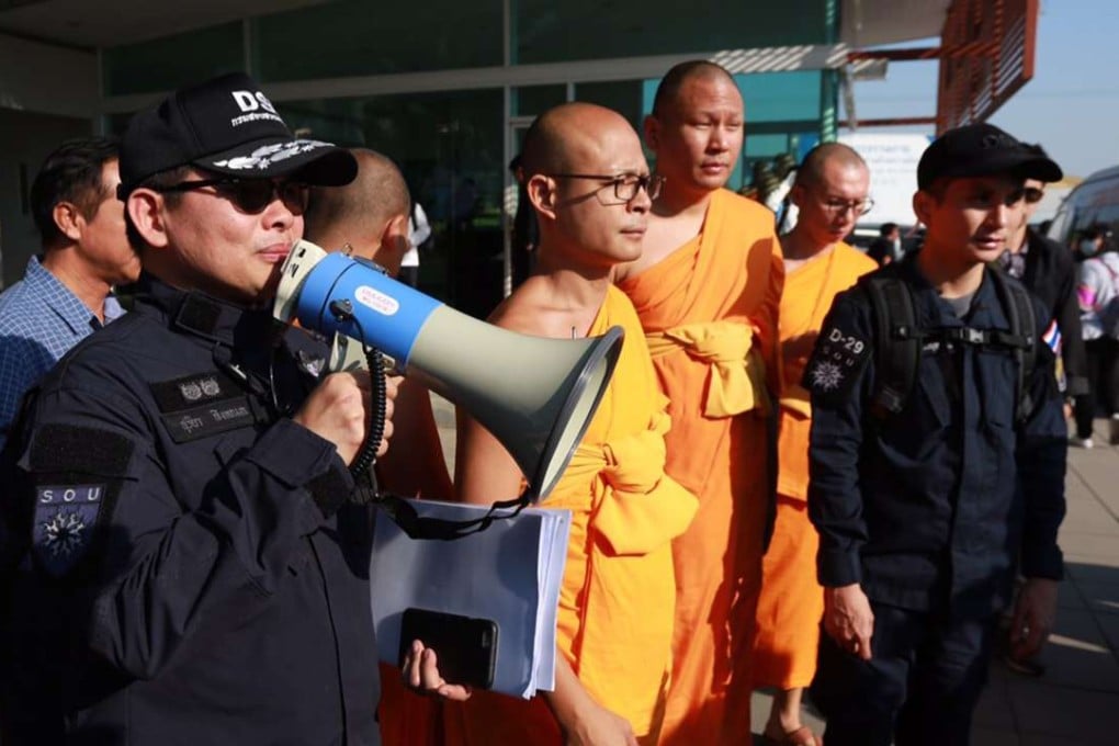 Members of Thailand's Department of Special Investigation (DSI) search for Phra Dhammachayo at the Wat Dhammakaya temple in Pathum Thani Province, Thailand. Photo: Xinhua