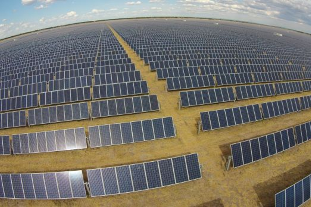 The Moree solar farm in NSW uses similar technology to the planned Victorian plants. Photo: Sydney Morning Herald