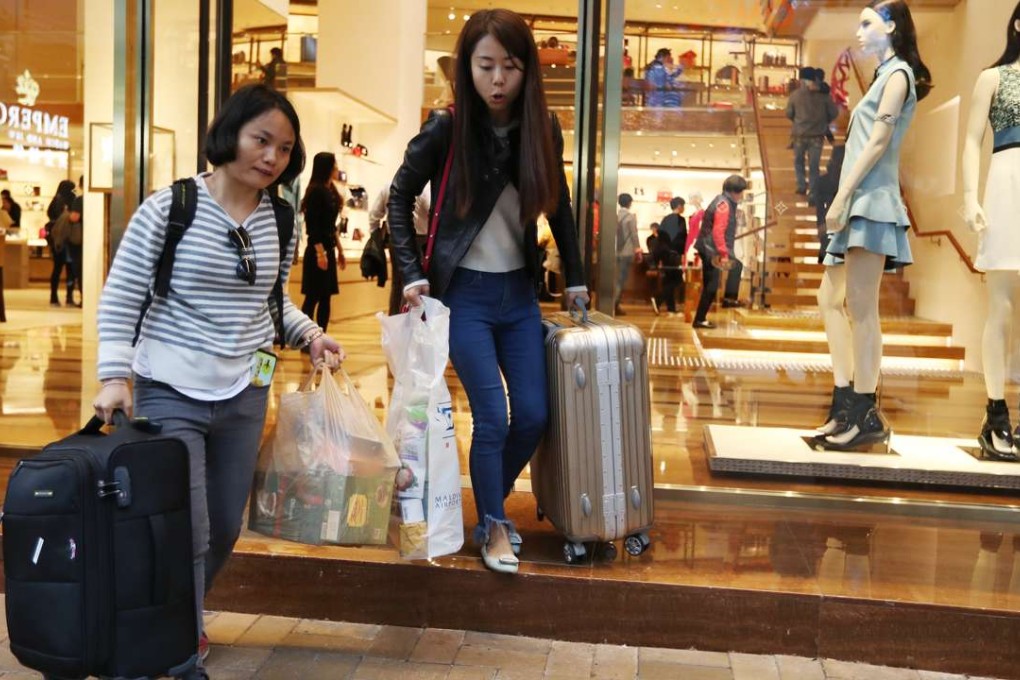 The poor growth showing last year was partly due to a decline in tourist arrivals. Photo: Nora Tam