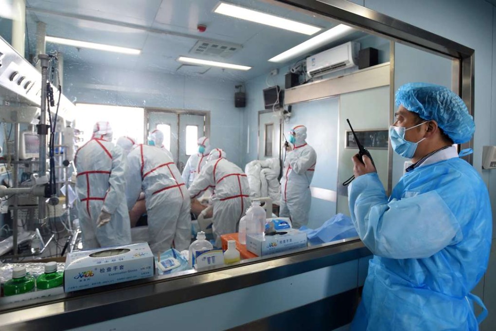 An H7N9 bird flu patient is treated in a hospital in Wuhan, Hubei province. Photo: AFP
