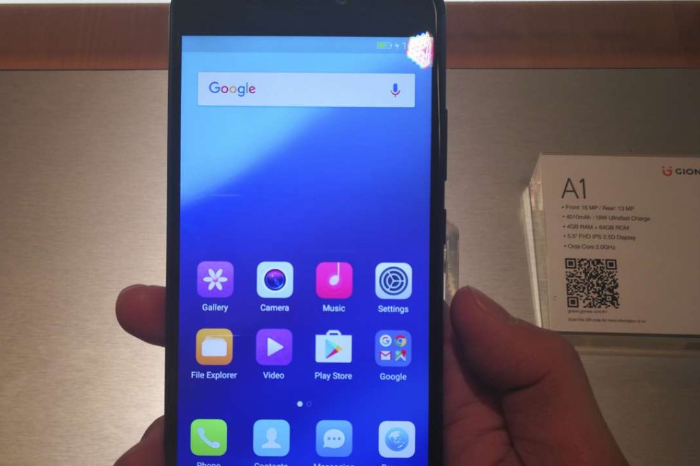 Ben Sin handles the A1 from Gionee. Photo: Ben Sin