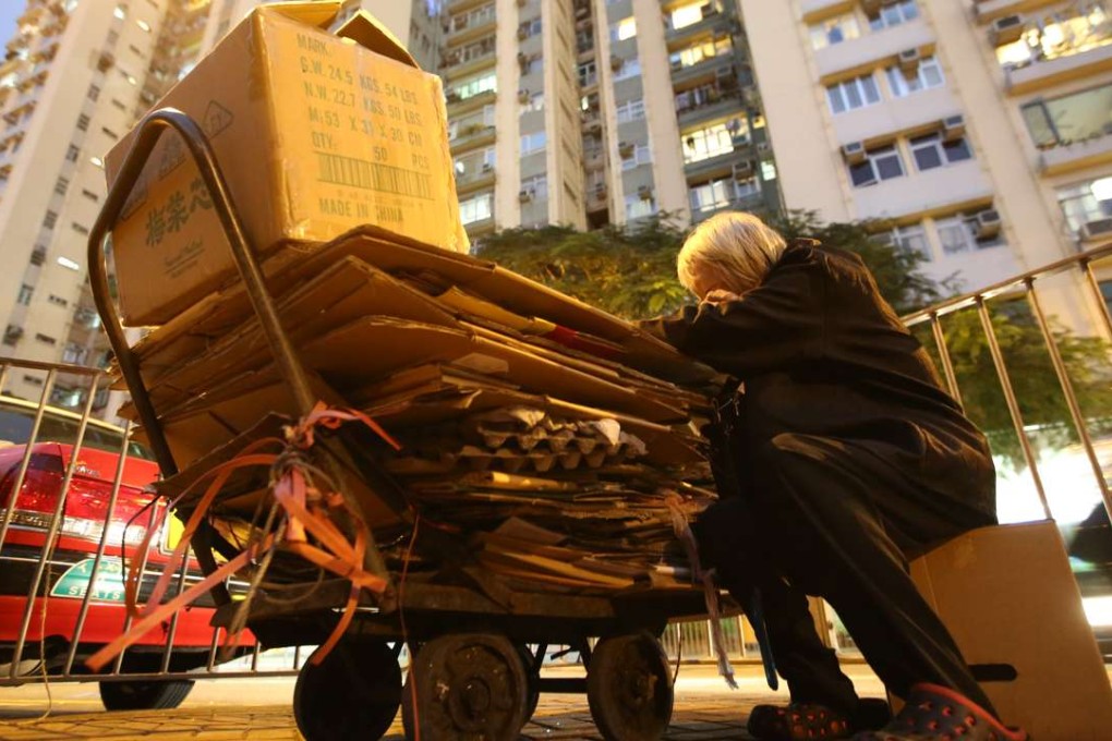 Almost one million people in Hong Kong live in poverty, according to a 2015 government report. Photo: Edward Wong