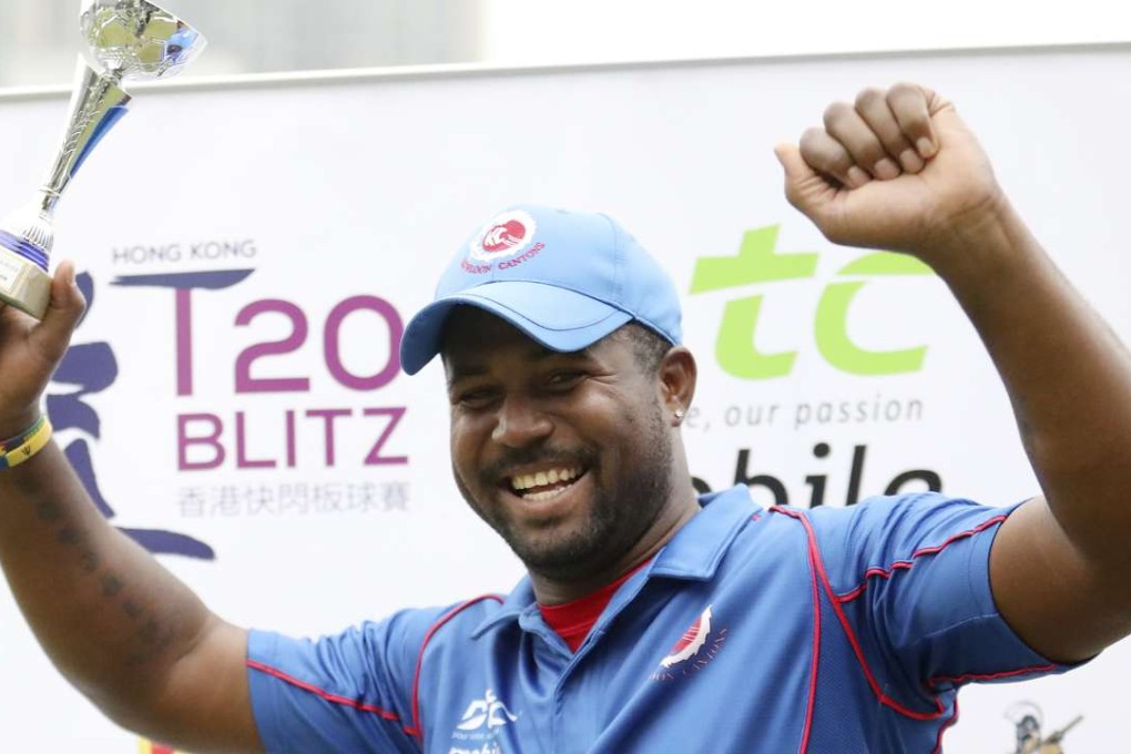 Kowloon Cantons’ Dwayne Smith with his man of the match award. Photo: Edward Wong