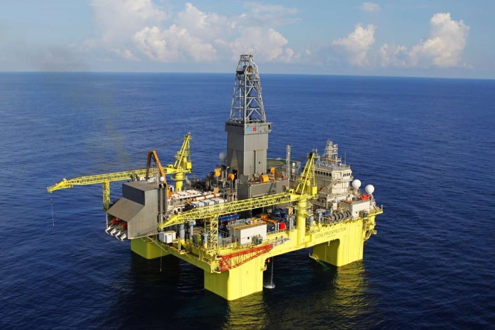 Photo taken on June 12, 2015 shows the Xingwang deep-sea semi-submersible drilling platform at Liwan3-2 gasfield in the South China Sea, south China. Photo: Xinhua