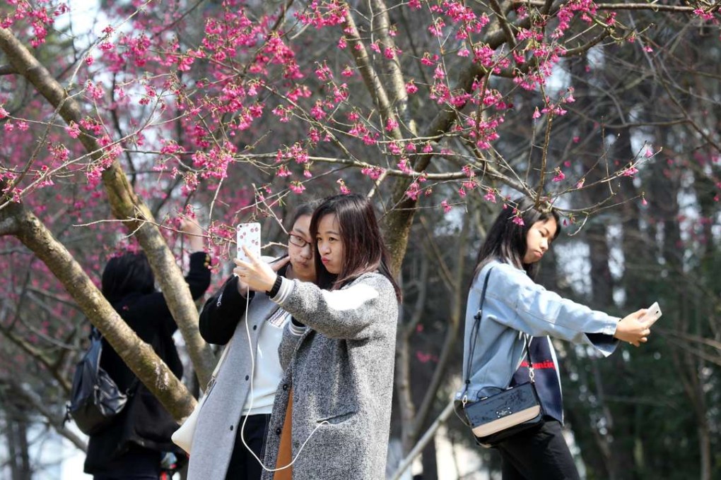 China’s ‘big three’ telecoms have a combined 1.3 billion mobile subscribers, but are fated for mid-single digit revenue growth on an annual basis, analysts say. Photo: Xinhua