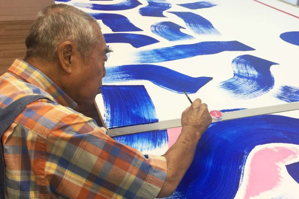 Abstract artist Hsiao Chin works on Dancing Light 2016, commissioned for the MGM Cotai Chairman's Collection. Photo: Handout
