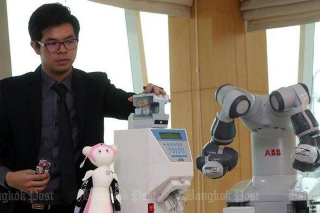 Siriraj Hospital plans to introduce robots into the dispensing process at its pharmacies to improve patients' safety and speed up its services. Photo: Bangkok Post