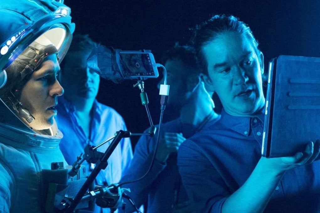 Ryan Reynolds on the set of Life.