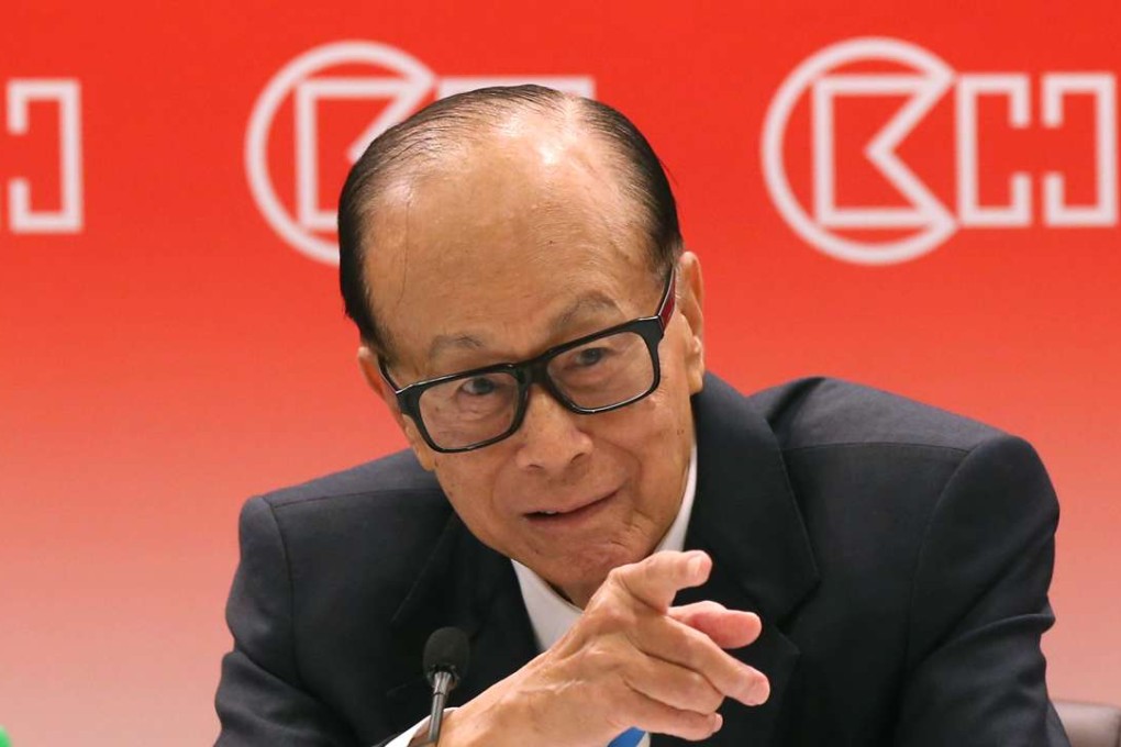 Li Ka-shing, founder and chairman of CK Property Holdings and CK Hutchison Holdings, announces the first set of full-year results for both companies after a reorganisation of his corporate holdings. Photo: K. Y. Cheng