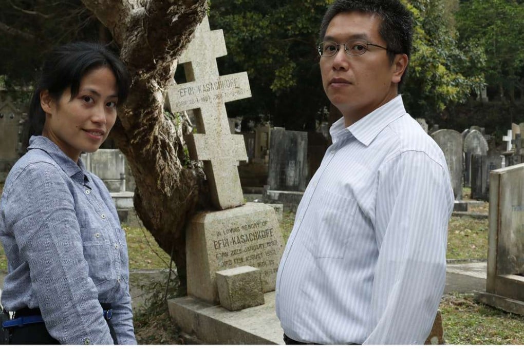 Carmen Kam and Eric Wong in one of their favourite haunts – the Hong Kong Cemetery in Happy Valley. Photo: Nora Tam