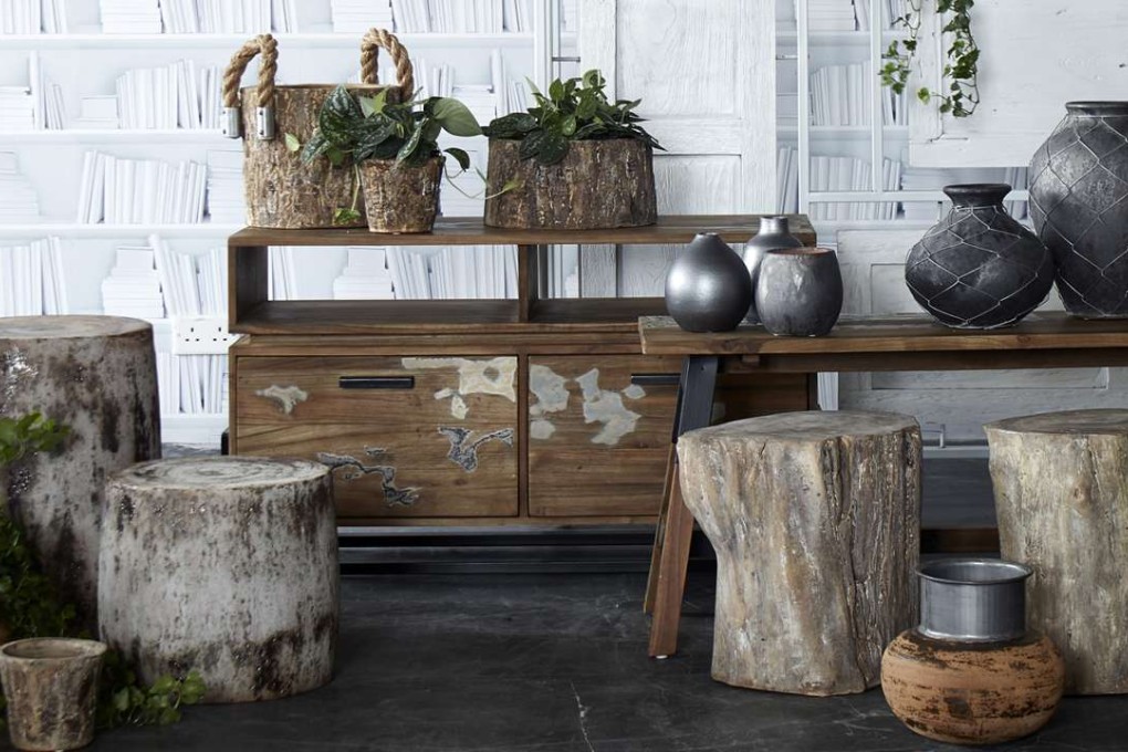 Bench and TV cabinet combine the raw and with the rustic, combine to giving to create a “lived-in” feel feel.