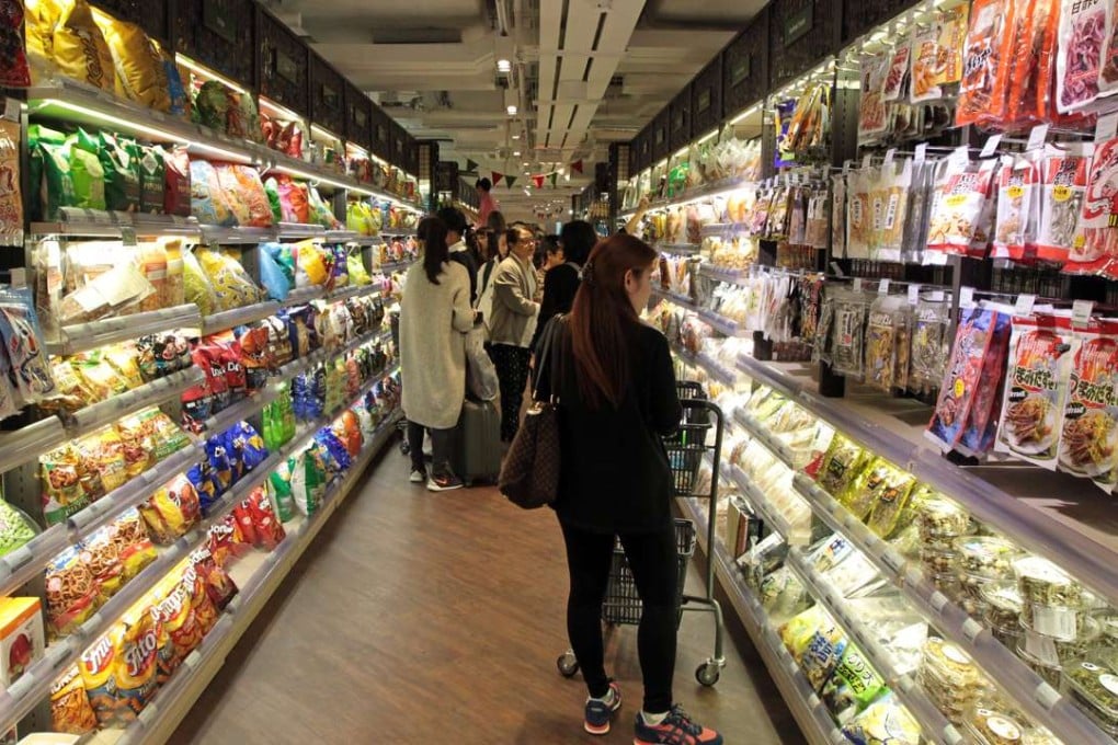 Staple foods, such as rice and cooking oil, recorded the biggest drop, of 2.9 per cent. Photo: Bruce Yan