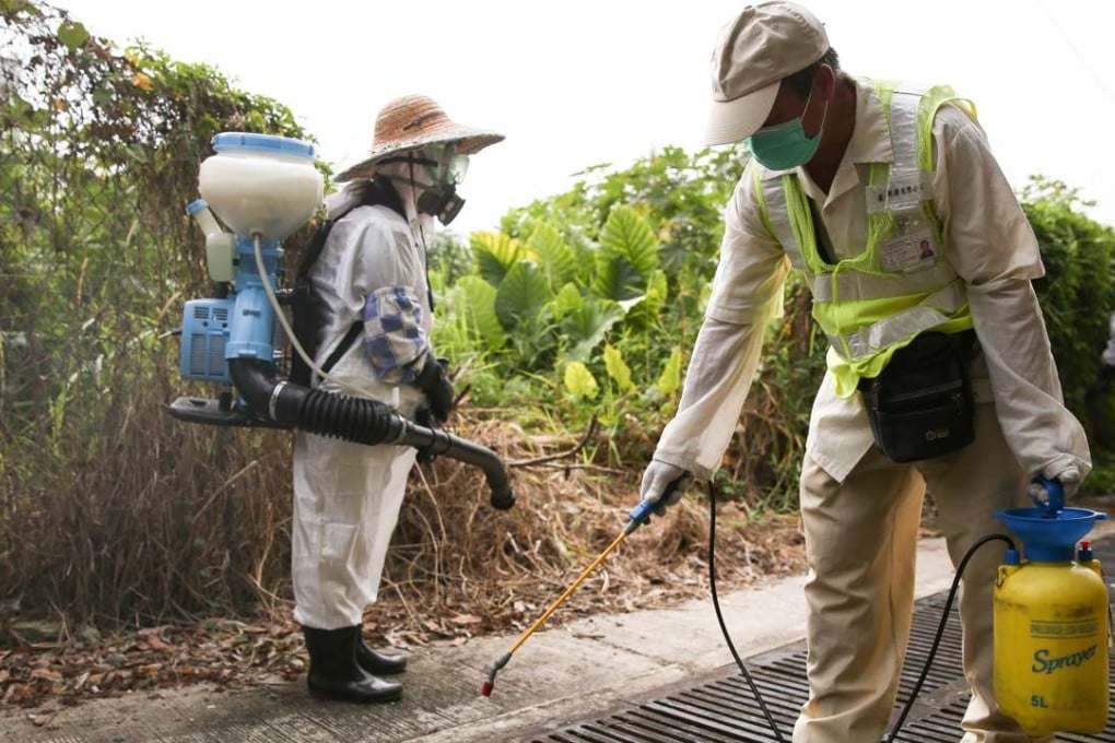 Food and Environmental Hygiene Department workers will carry out an-anti mosquito operation near the woman’s home and the hospital in Tai Po. Photo: Sam Tsang
