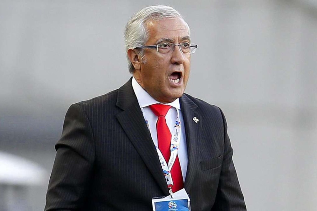 Gregorio Manzano in charge of Beijing Guoan in 2015. Photo: EPA