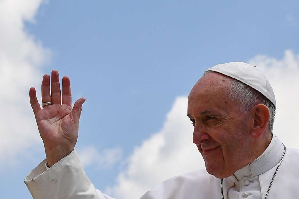 Pope Francis waves at the end of the Regina Coeli prayer on April 30, 2017 at St Peter's square, the Vatican. Photo: AFP