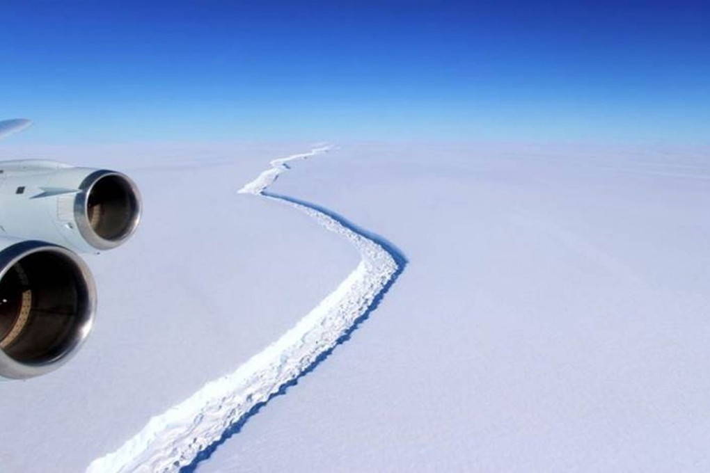 An aerial view of the Larsen C ice rift, which is threatening to create a massive iceberg of more than 5,000 sq km. Photo: John Sonntag/NASA