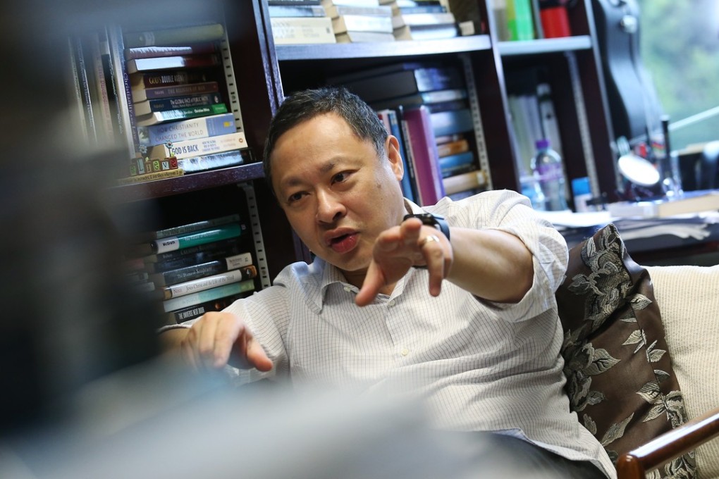 Occupy Central with Love and Peace, Benny Tai’s brainchild, quickly spiralled out of control after it was launched. Love and peace were lost in the process. Unfortunately, Tai seems to have learned little from that. When real people are involved, things get messy. Photo: K. Y. Cheng