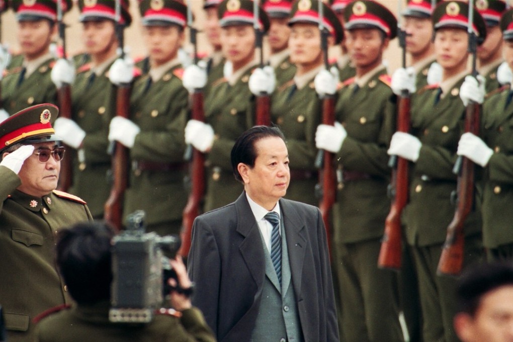 Chinese vice-premier Qian Qichen inspects elite PLA troops in Shenzhen in 1996. Photo: SCMP