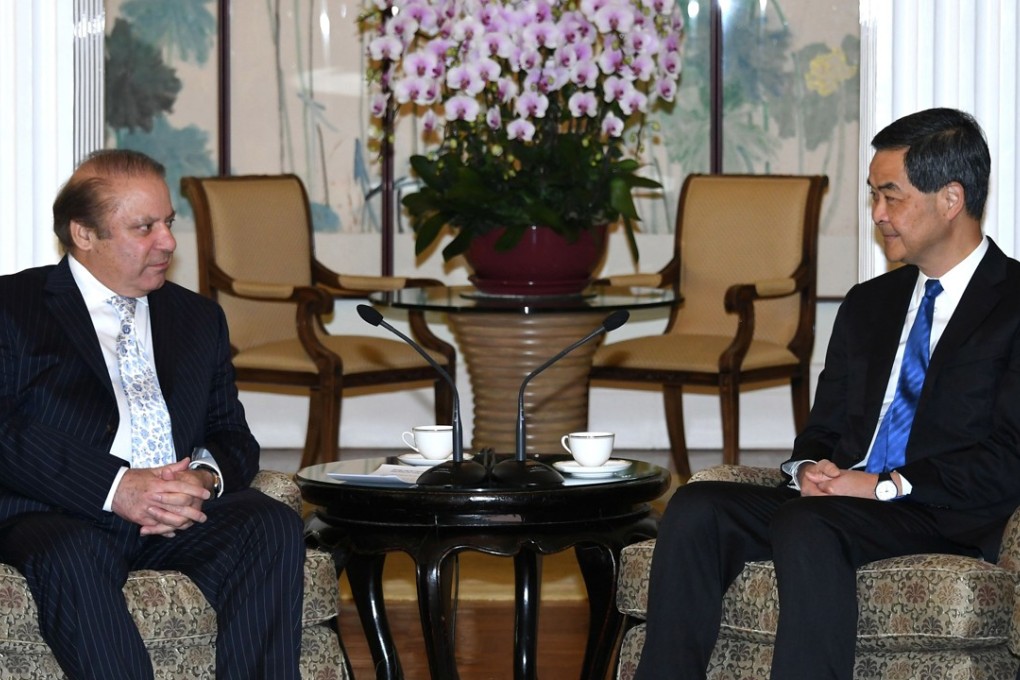 Pakistan's Prime Minister Muhammad Nawaz Sharif (left) meeting Hong Kong Chief Executive Leung Chun-ying on Wednesday. Photo: AP